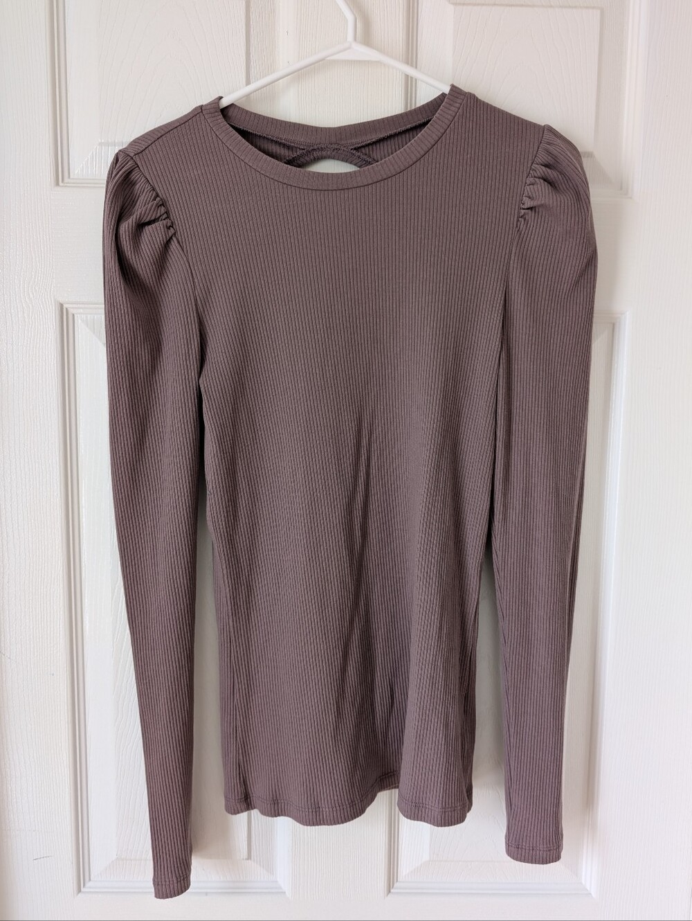 Gap Long Sleeve Ribbed Puff-Shoulder Top in Mauve